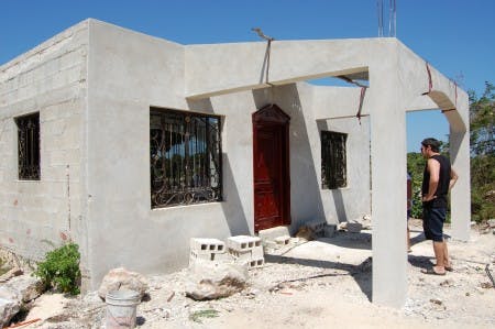 DSC_0063 a house under construction