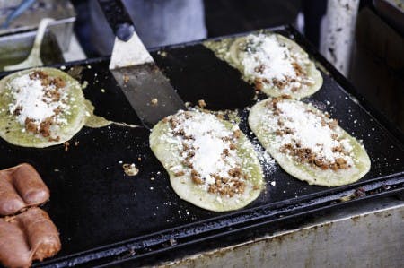 _F7U4413 cooking huaraches
